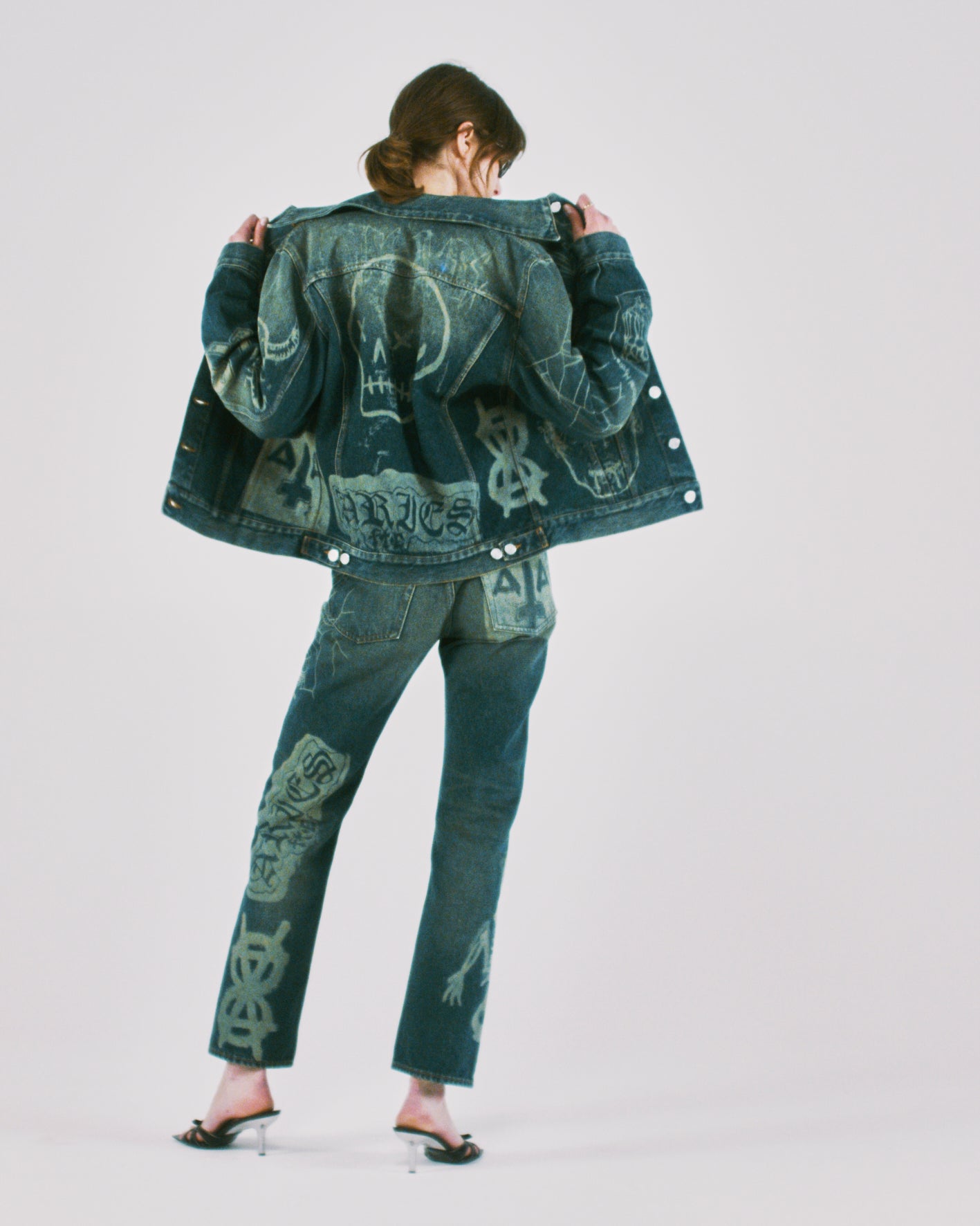 Metal 00's Lilly Jean