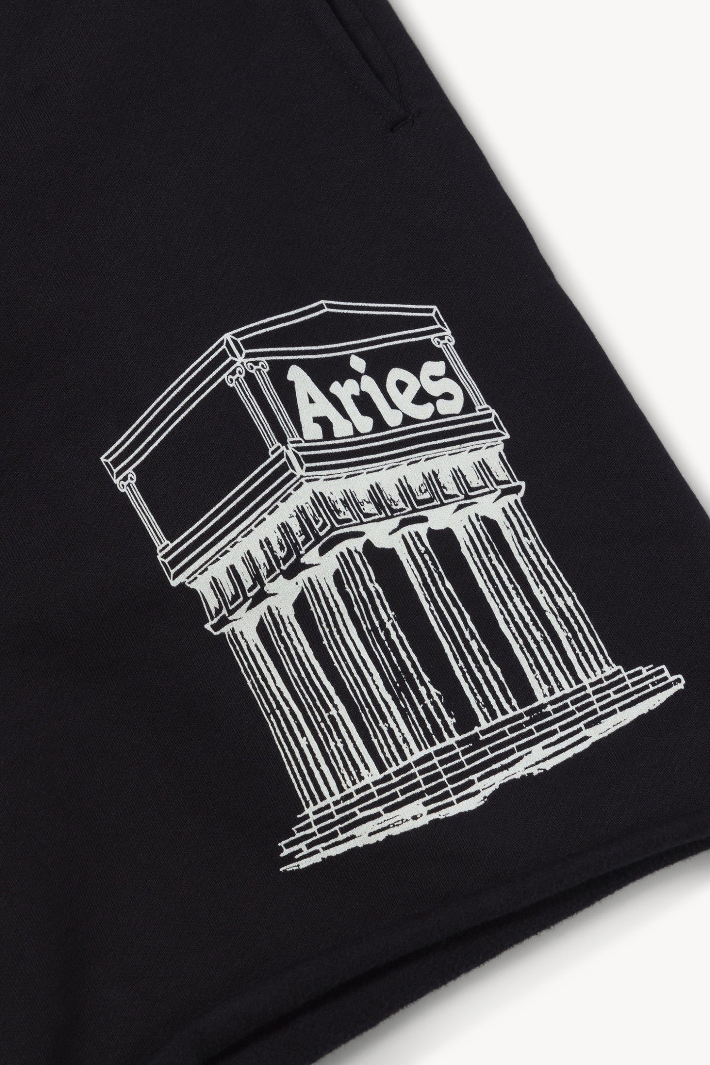 Mega Temple Sweatshort