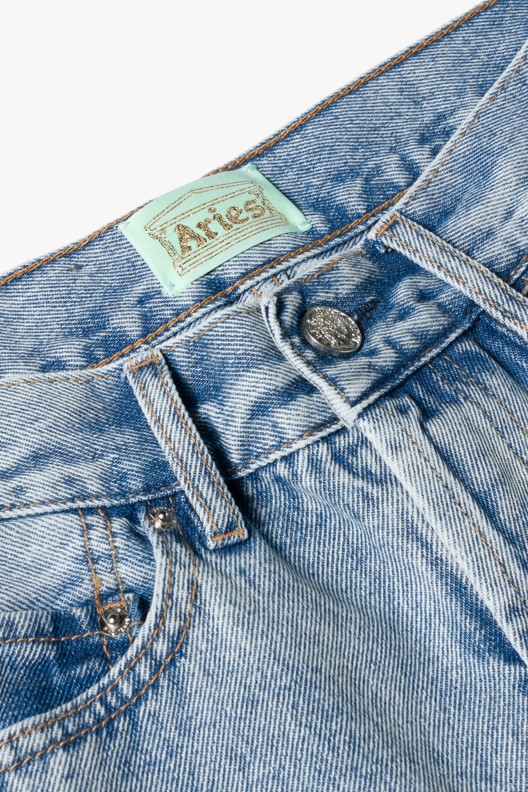 Load image into Gallery viewer, Acid Wash Lilly Jeans