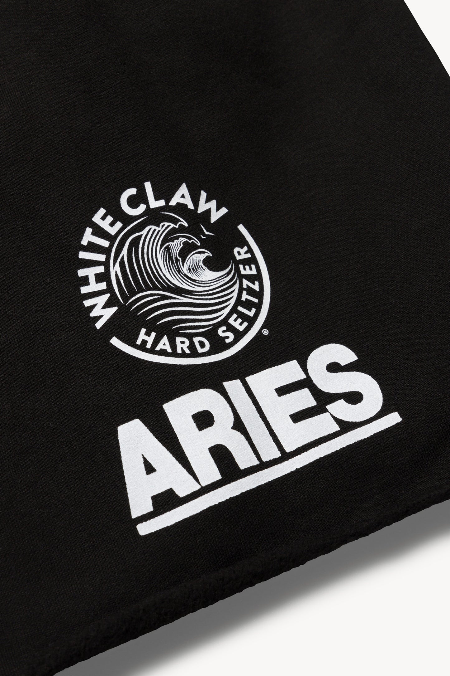 White Claw Sweatshort